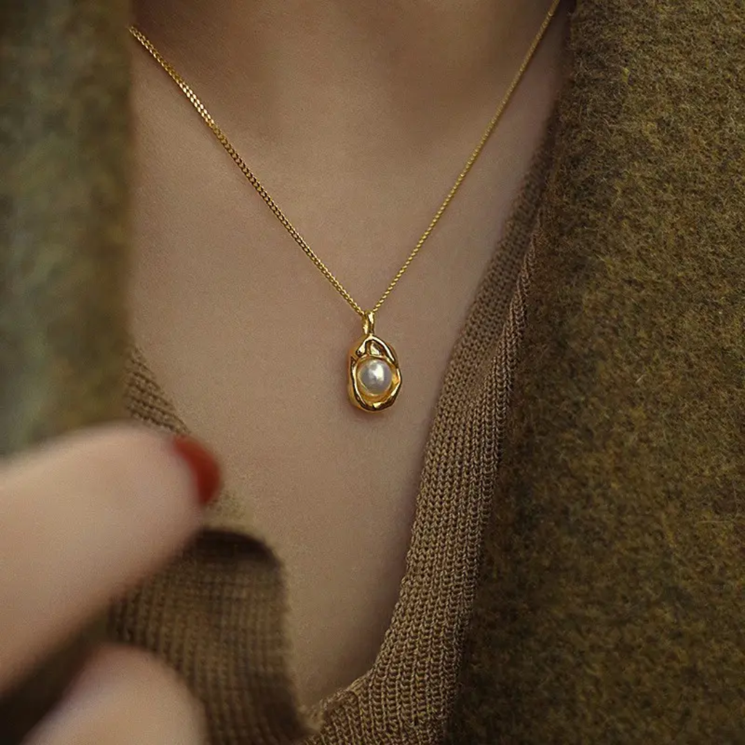 Pearl Glow Necklace