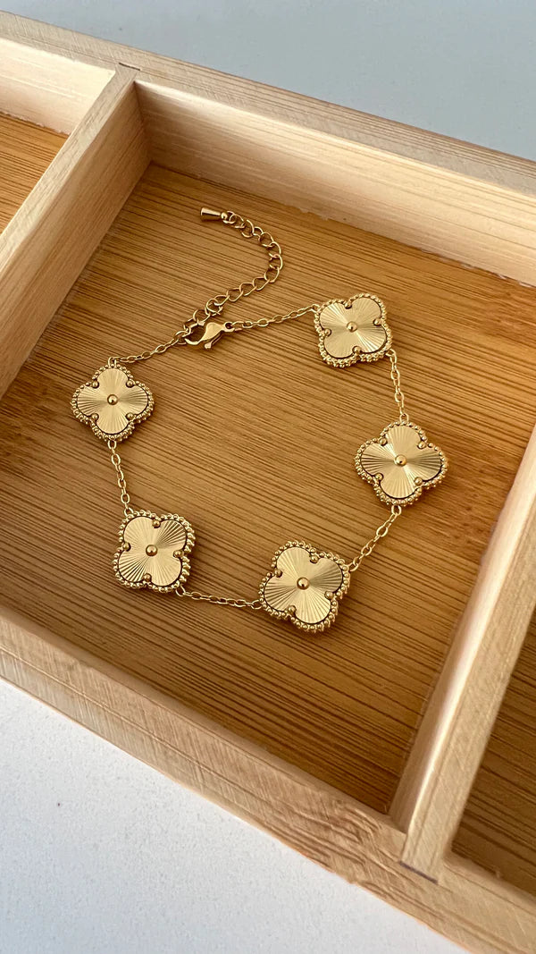 Golden Clove Bracelet