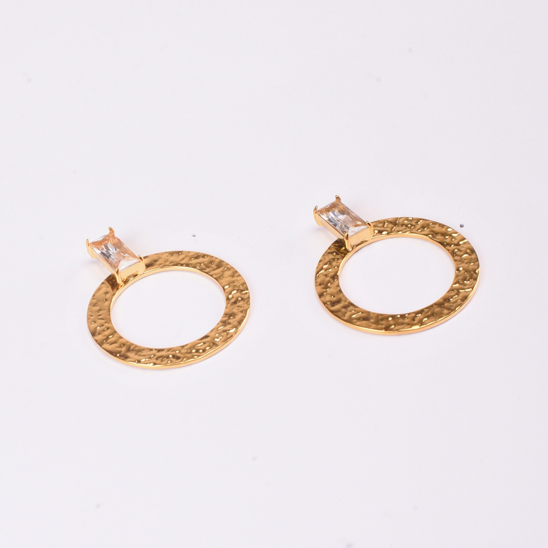 Goldan Circle Stone Stud Earrings