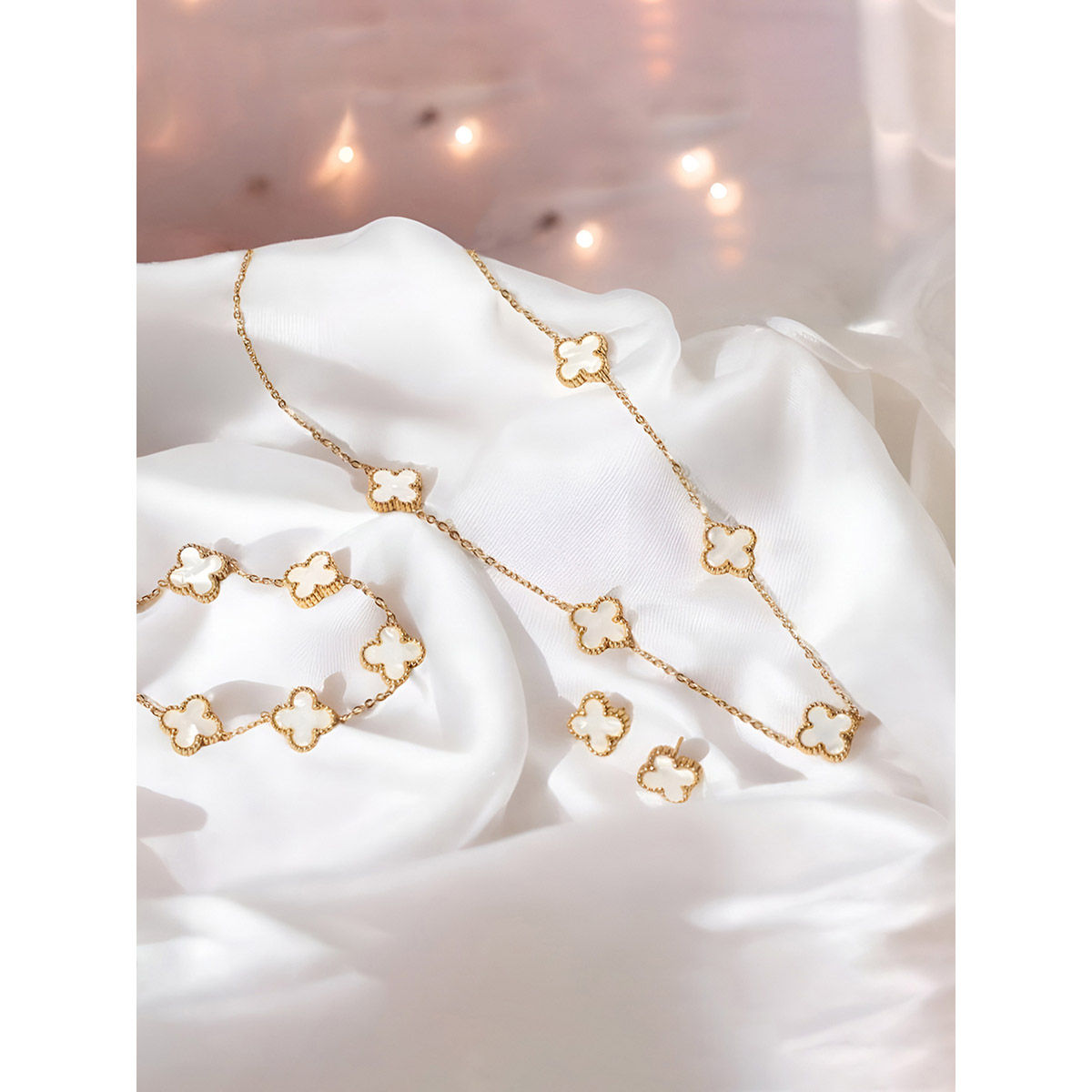 White Clover Necklace Set