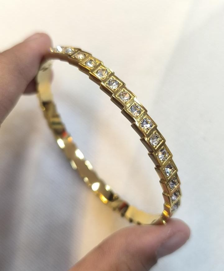 Goldan Prism Kada with White Stone