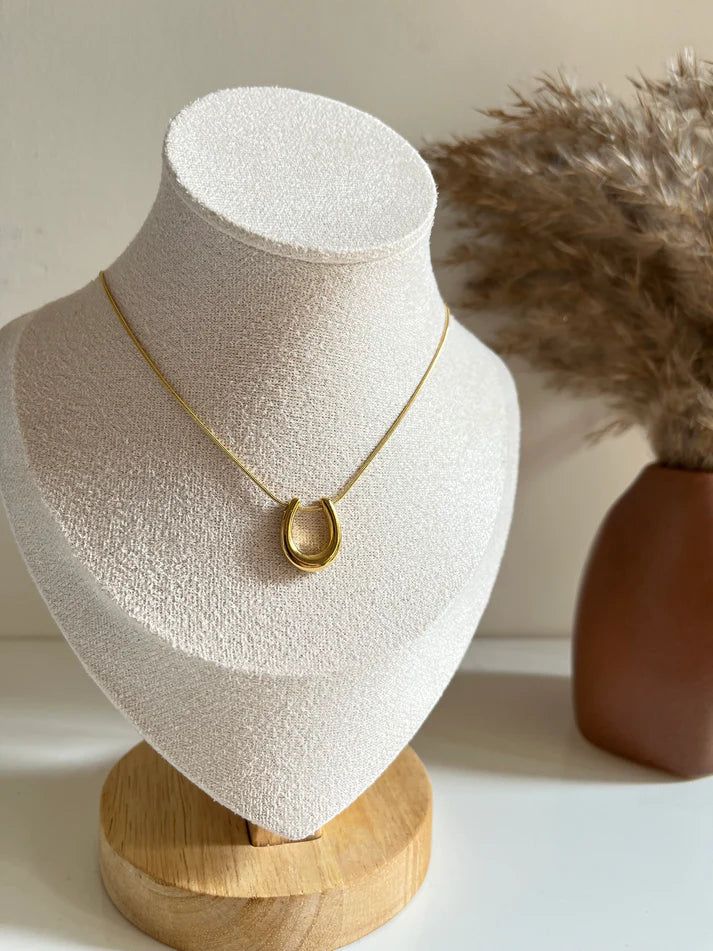Golden Sculpted Loop Pendant Necklace