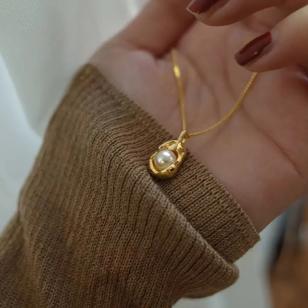 Pearl Glow Necklace