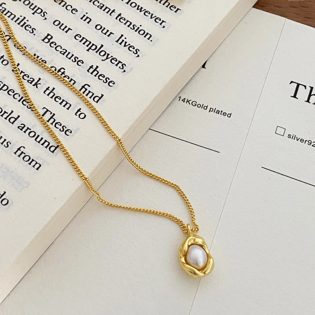 Pearl Glow Necklace