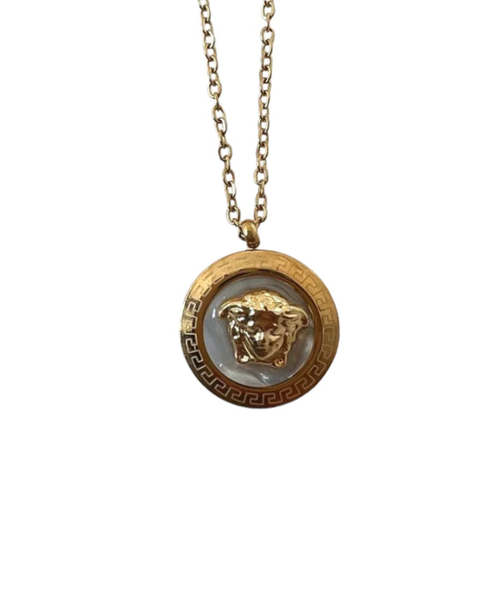 Last Face Goldan White Pendant Necklace