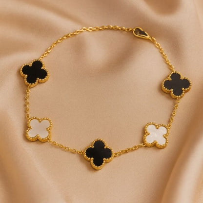 Black and White Reversible Cloves Bracelate