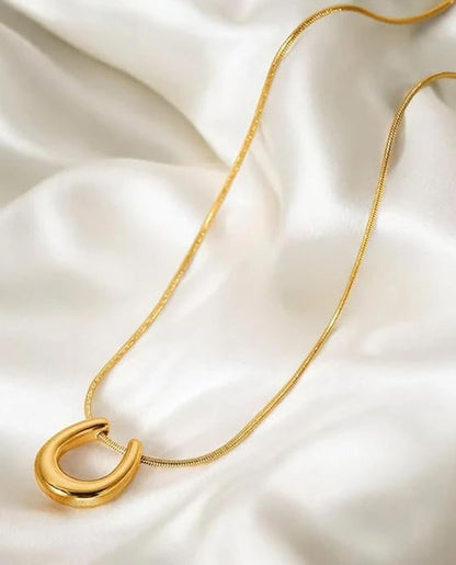 Golden Sculpted Loop Pendant Necklace