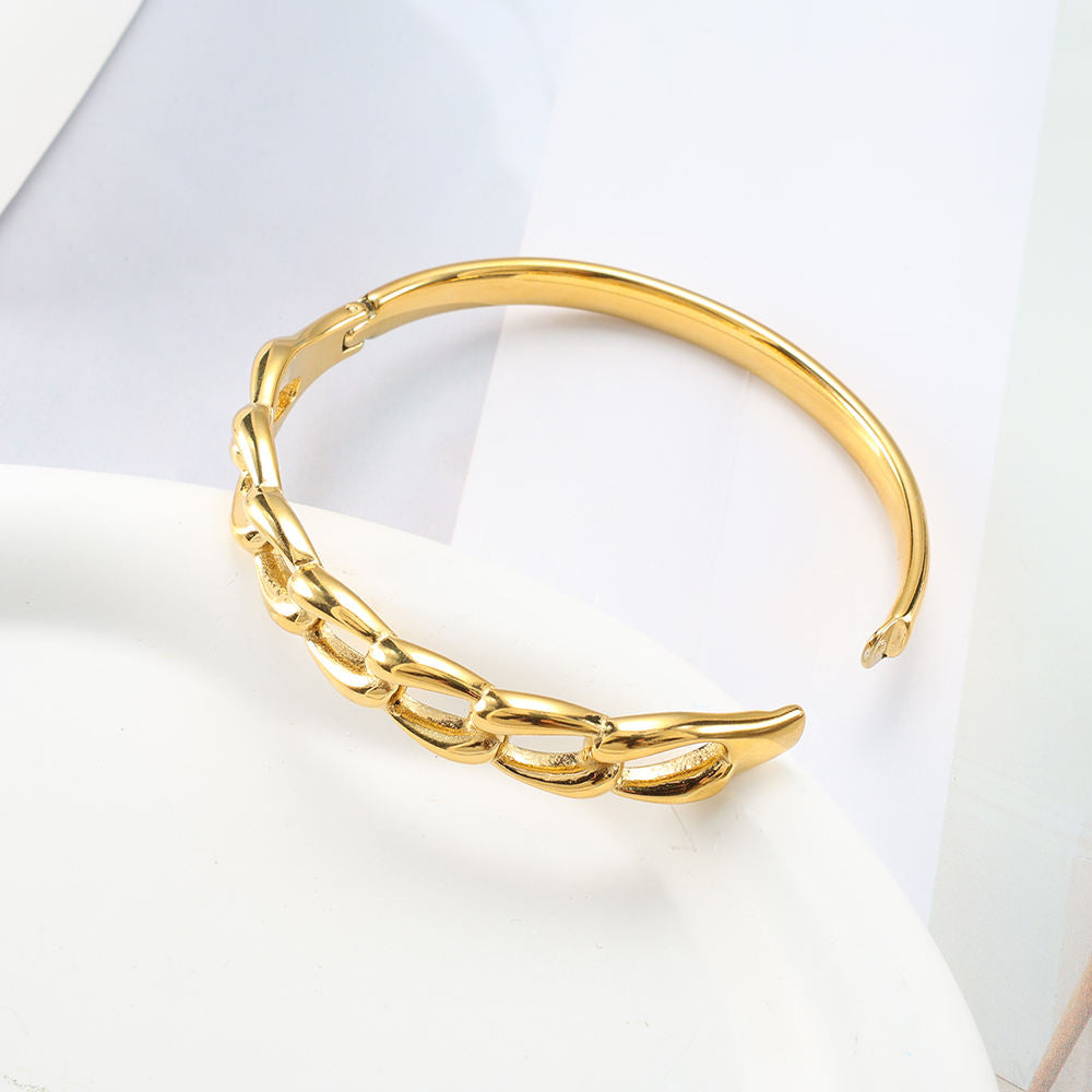 Twisted Golden Swirl Kada Bracelet.