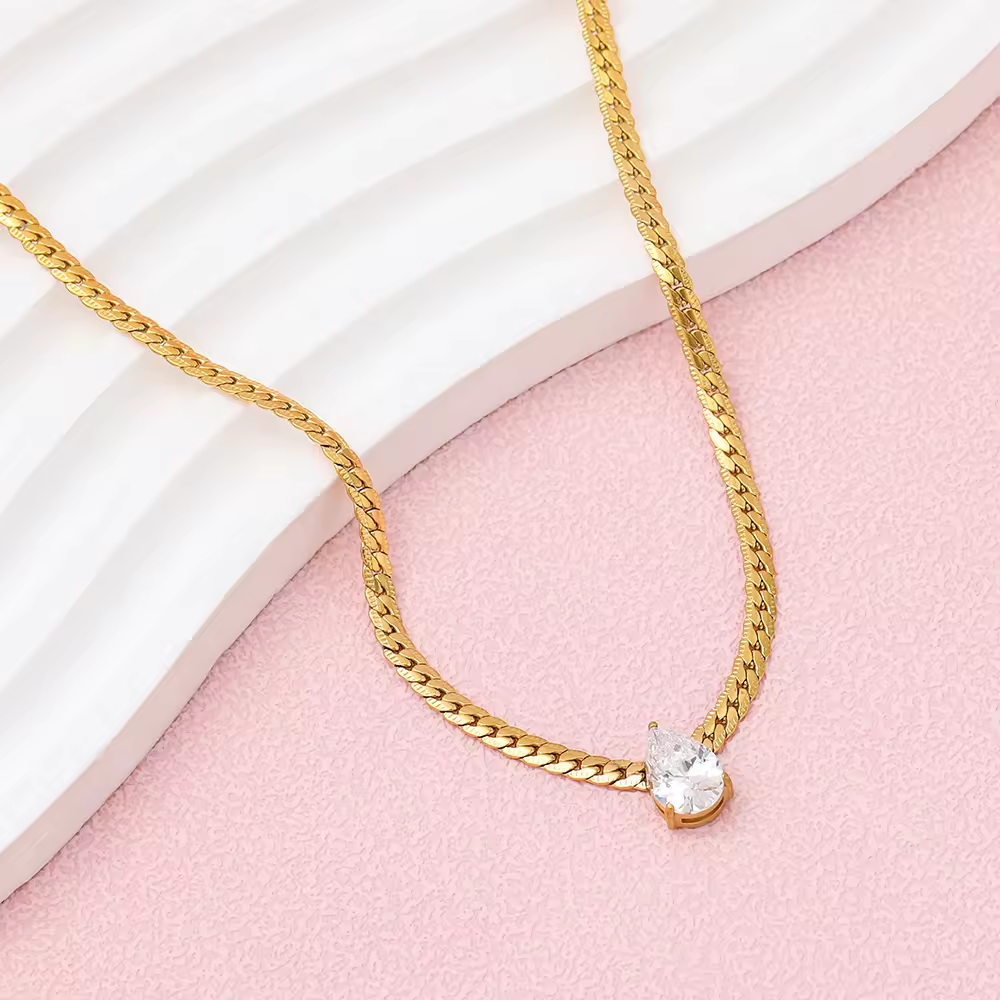 Solitaire Queens Necklace
