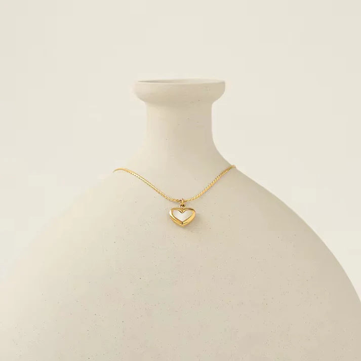 White Heart Pendent Necklace