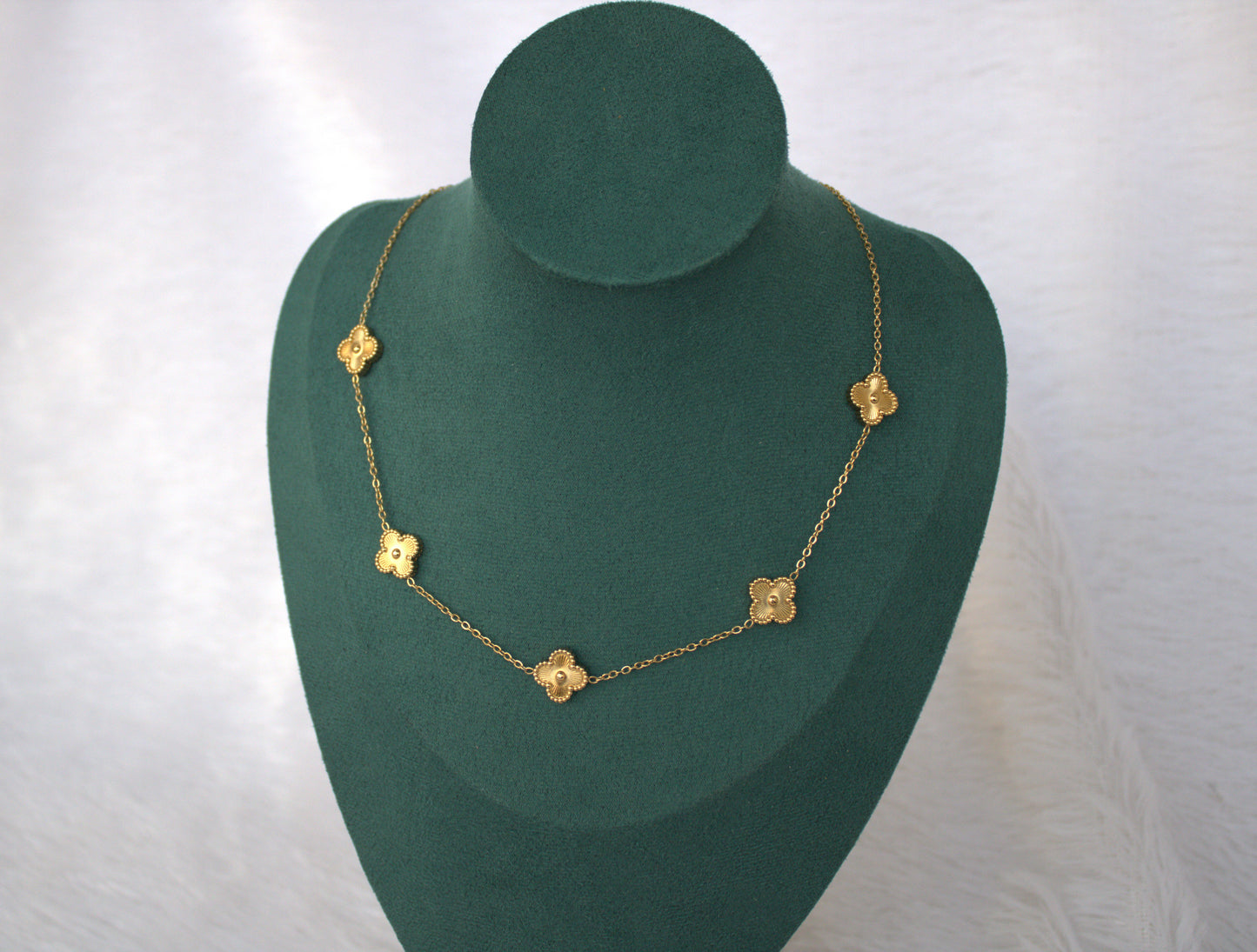 Goldan Clover Necklace