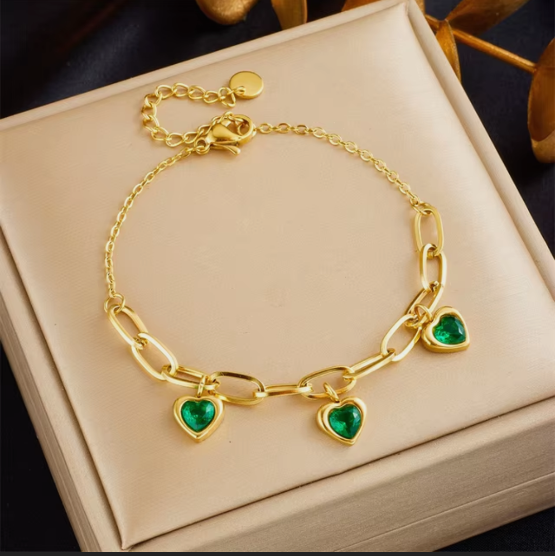 Green Stone Heart Charms Bracelate