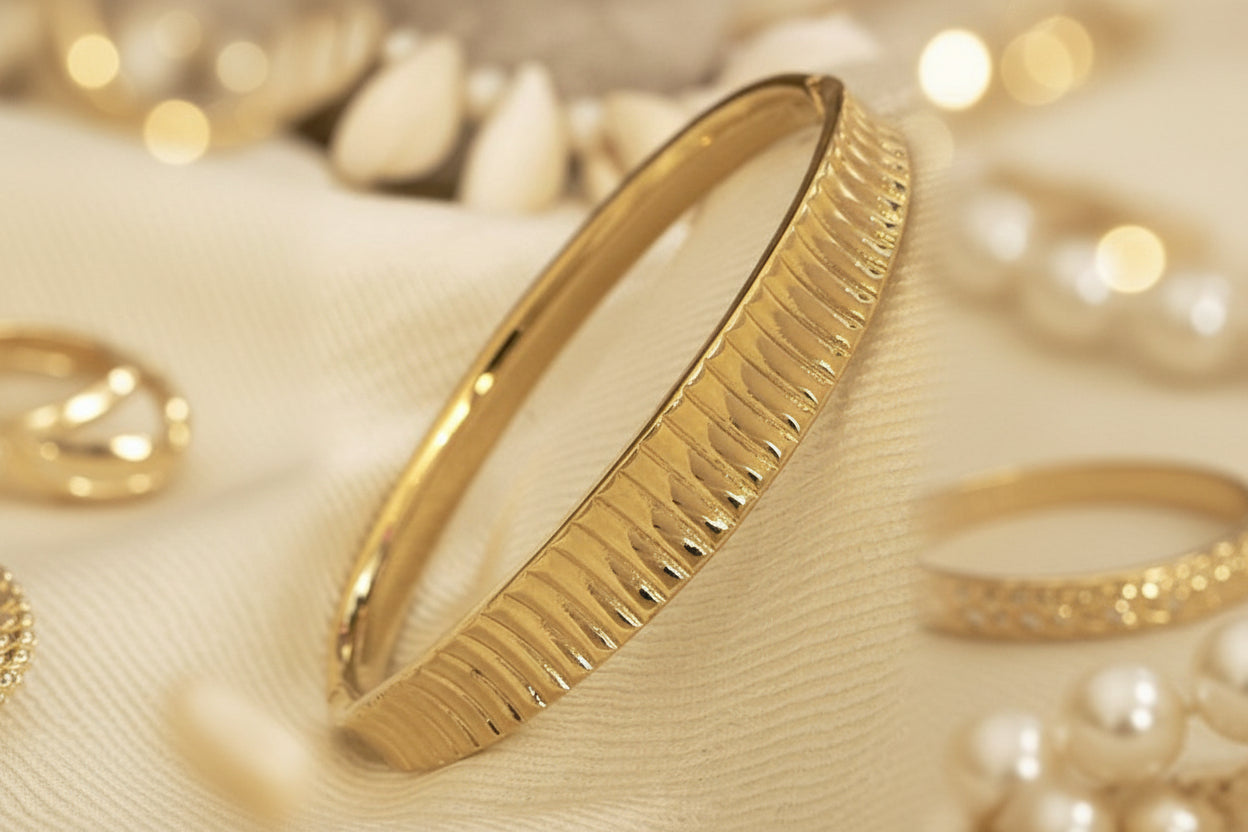 Thick Lining Golden Kada Bracelet