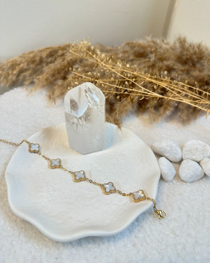 Black and White Reversible Cloves Bracelate