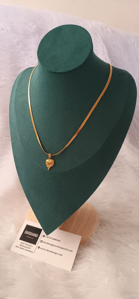 Heart Pendent Snack Chain Necklace