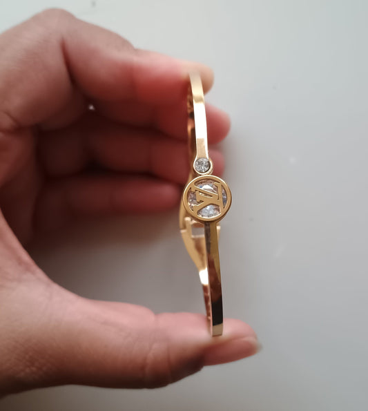 Round White Stones Kada Bracelet.