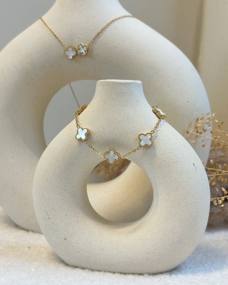 Black and White Reversible Cloves Bracelate