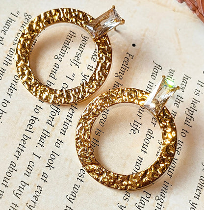 Goldan Circle Stone Stud Earrings