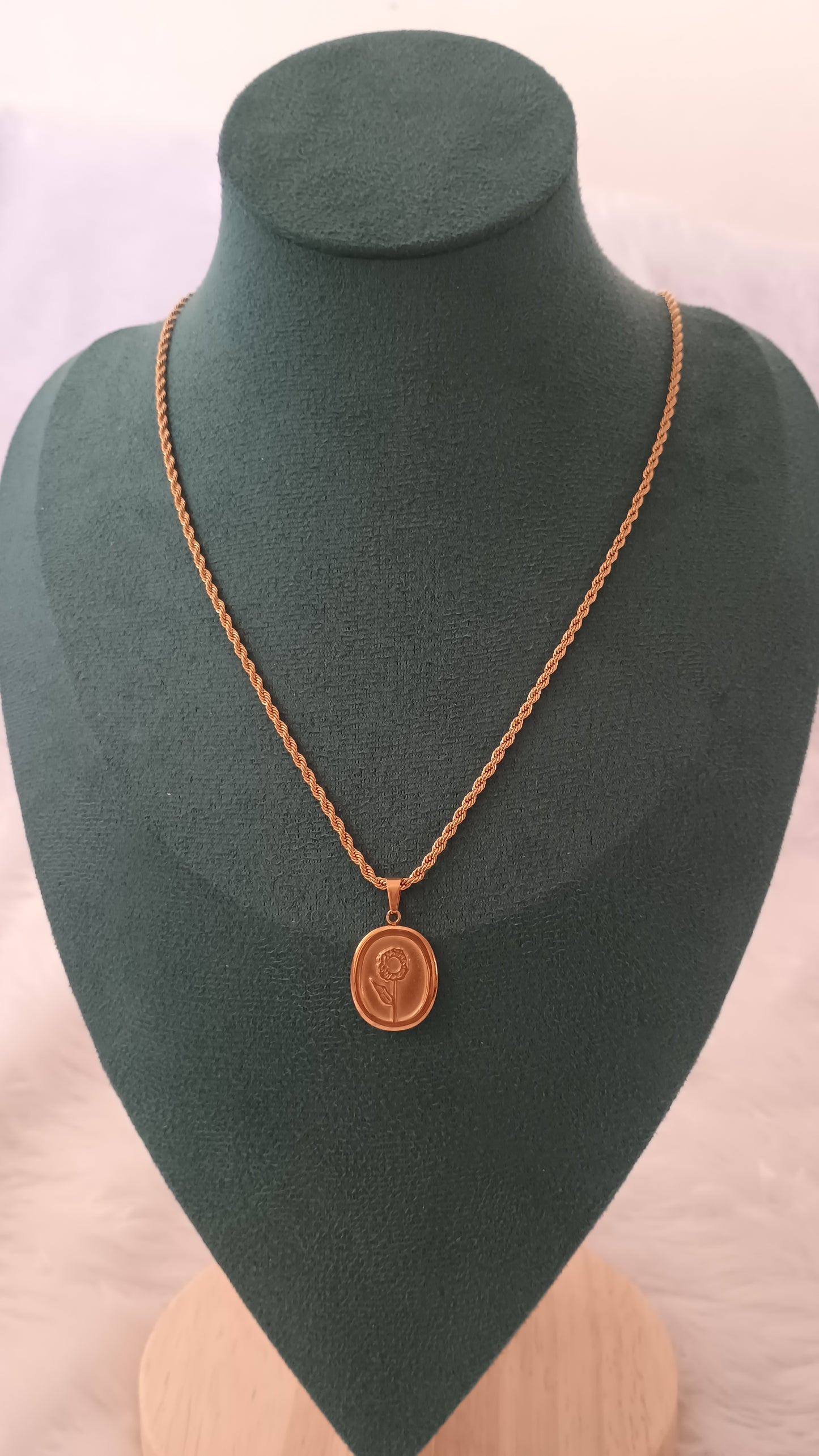 Floral Heart Goldan Pendent Necklace